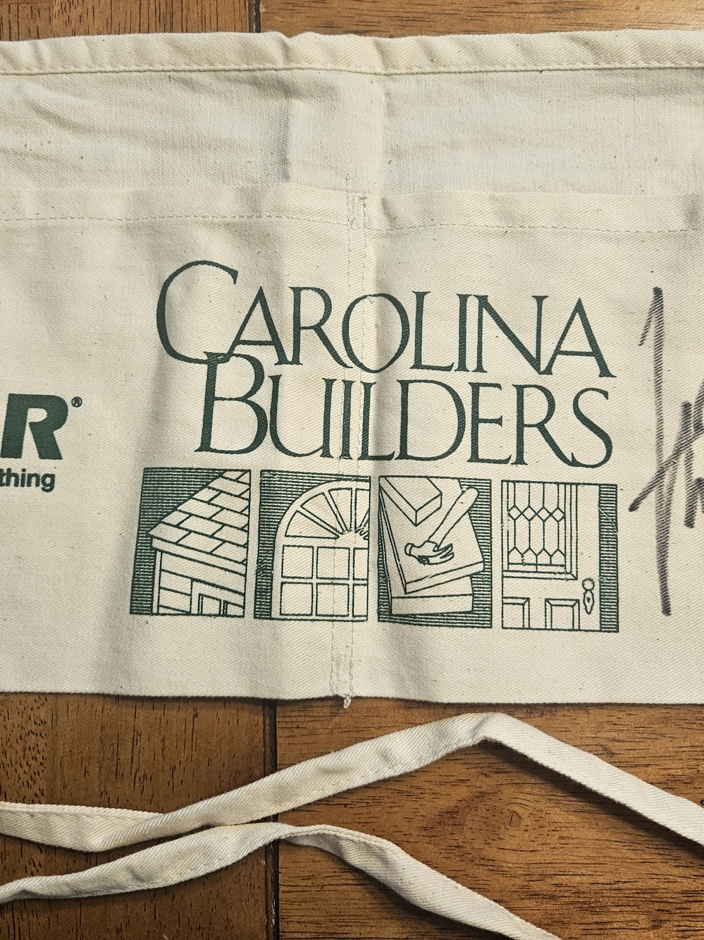 Carolina Builders Canvas Apron in Forest Green